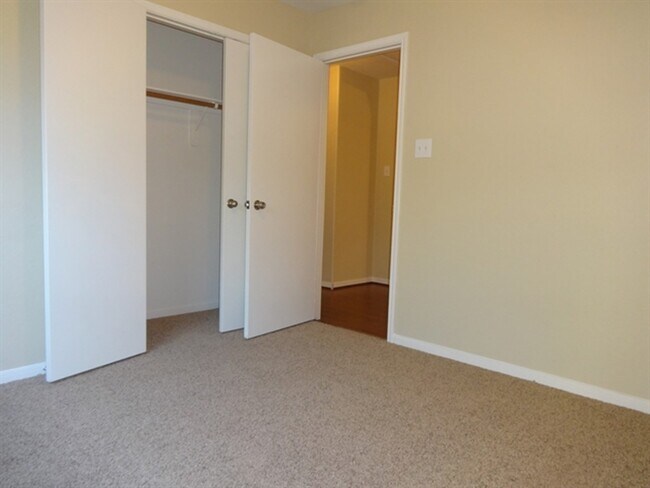 Building Photo - 8102 Sweetstone Bluff Ln
