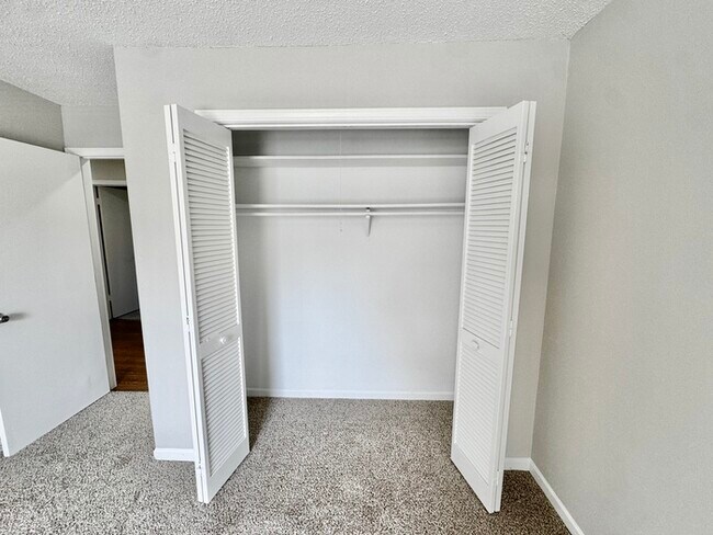 Building Photo - 5426 Gatehoyse Drive