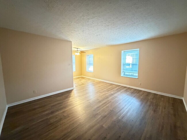 Building Photo - 4401 Landside Dr