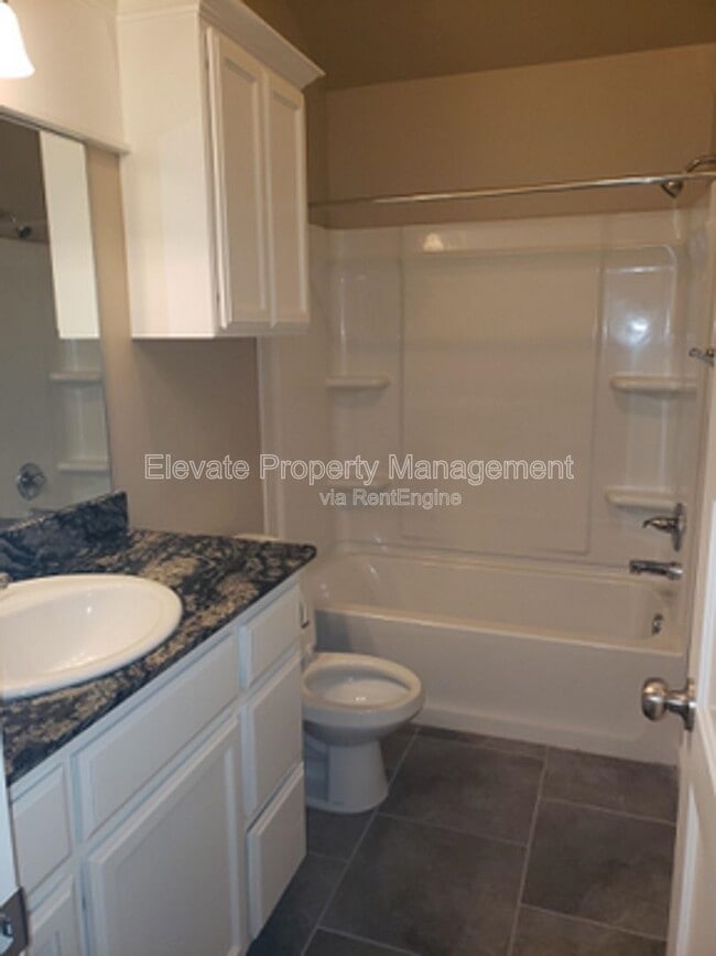 Building Photo - 2209 Ailsa Rd