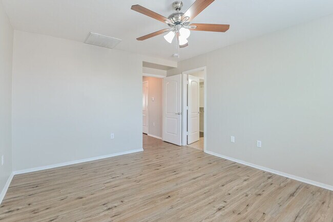 Building Photo - 14364 S Camino El Galan