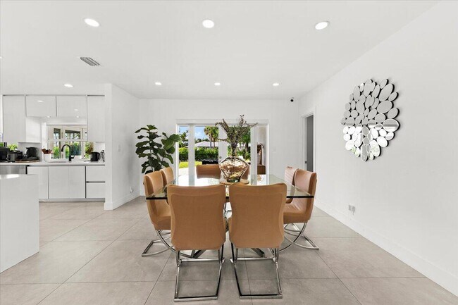 Building Photo - 1049 W Palmetto Park Rd