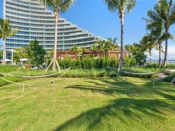 Building Photo - 2200 N Ocean Blvd