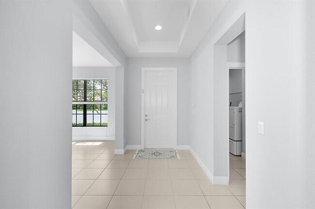 Building Photo - 5915 SE Entry Ct