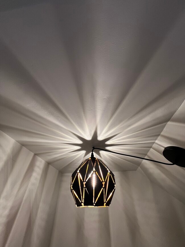 Building Photo - 214 W 7th St