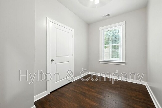 Building Photo - 1718 N 21st St