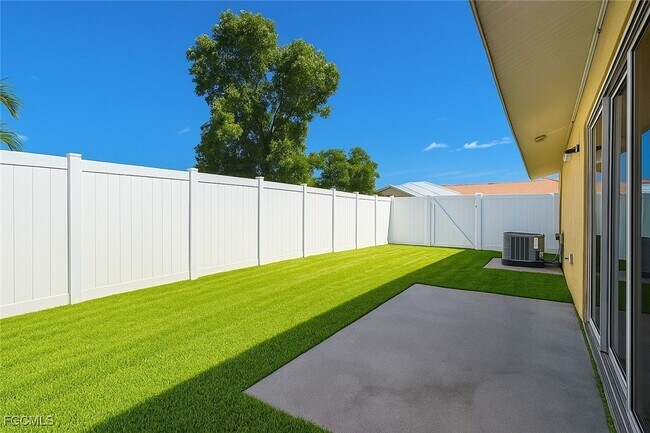 Building Photo - 4532 SW 8th Pl