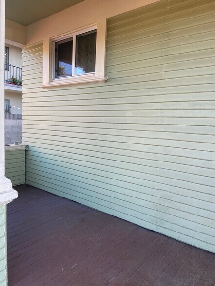 Front porch - 2510 E 3rd St