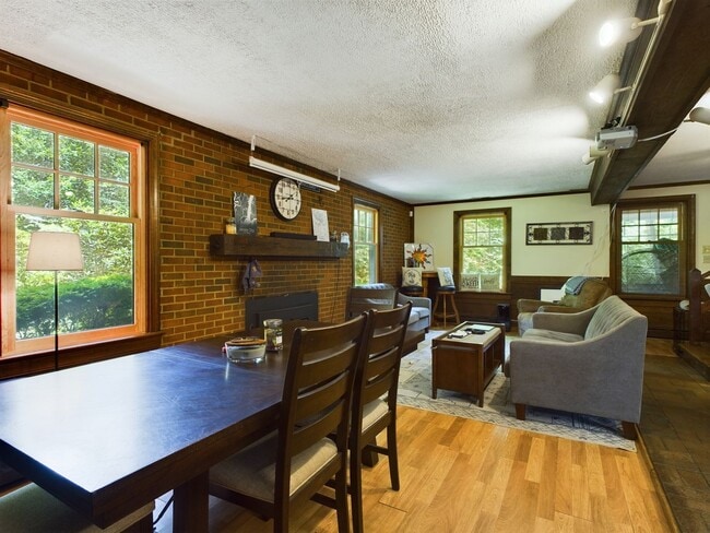 Building Photo - 5301 Bemiss Ct