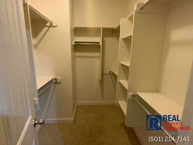 Building Photo - 7503 Royal Oaks Dr