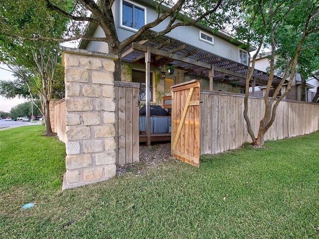 Building Photo - 1109 Traci Michelle Dr