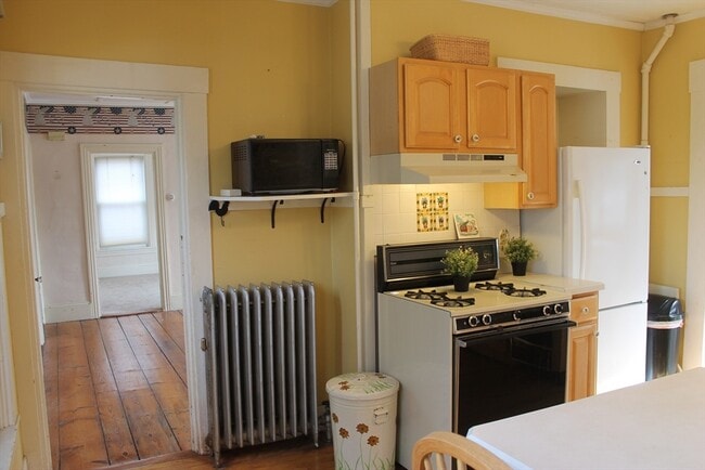 Building Photo - 112 Cottage St