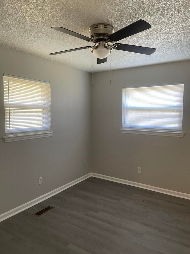 Building Photo - 4759 Tessie Ln