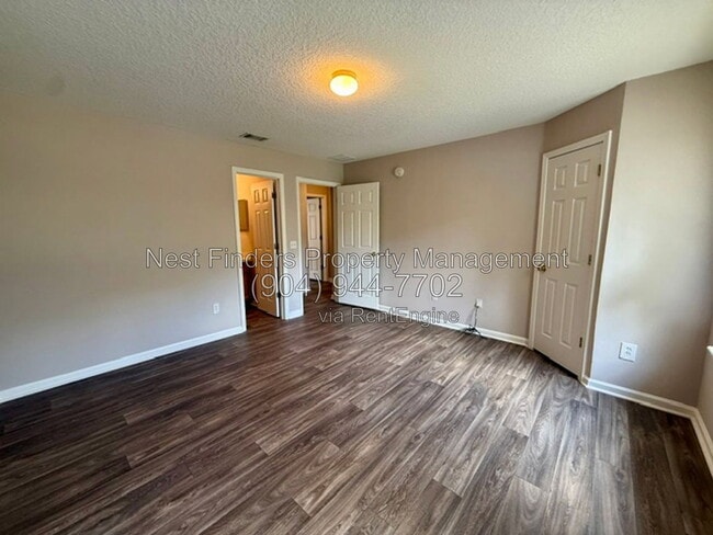Building Photo - 518 Scrub Jay Dr