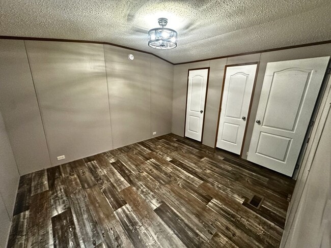 Building Photo - Secure Gated Delight Community