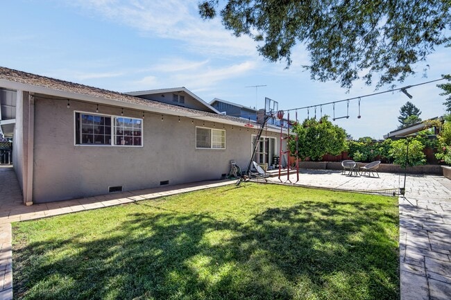 Building Photo - 857 Heflin St
