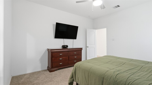 Building Photo - 22243 Florence Spgs Dr