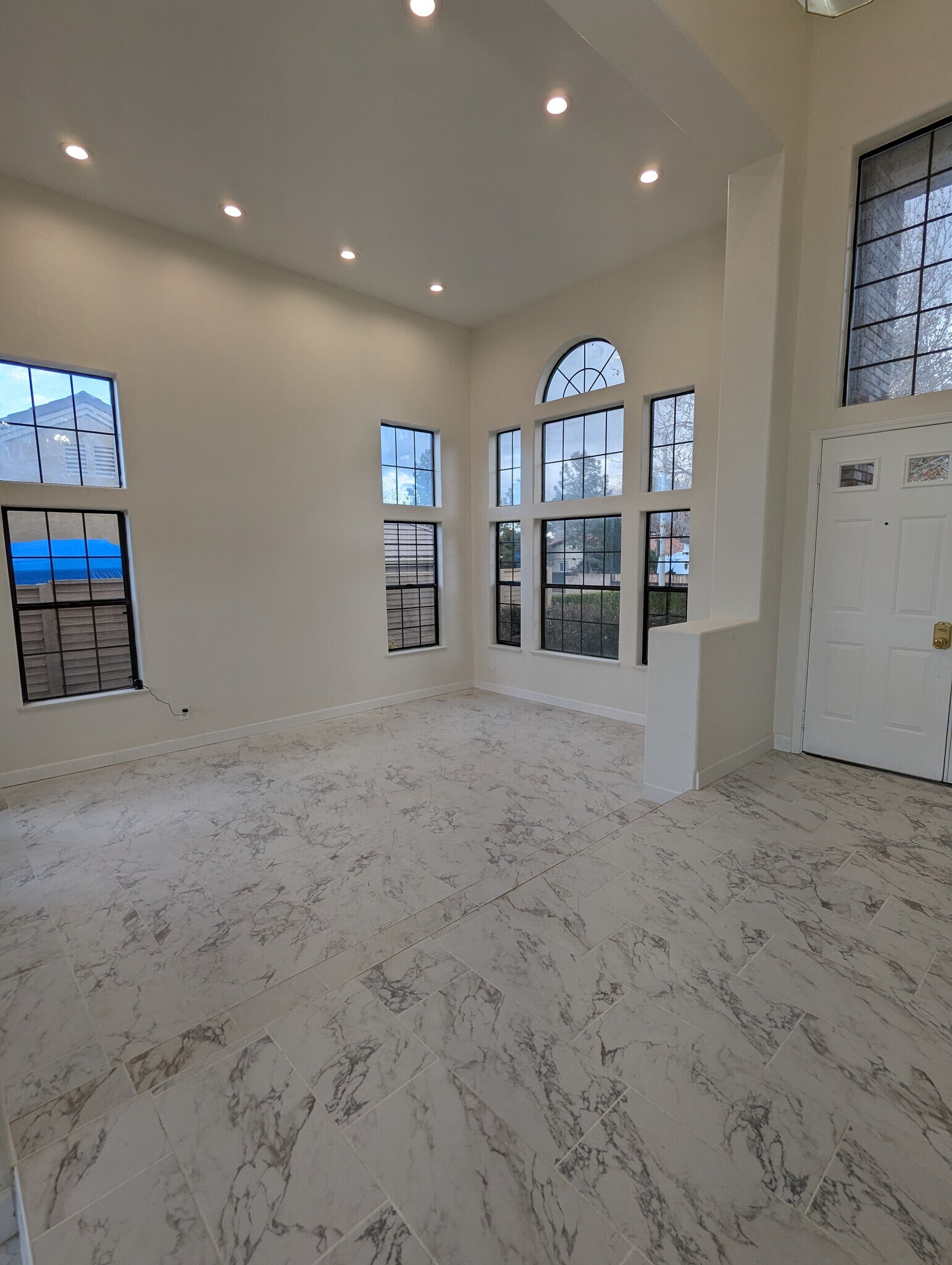 Building Photo - 42057 Parkmont Dr