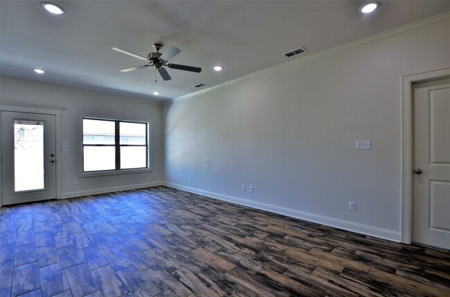 Building Photo - Coming Soon! 3/2/2 in Whitehouse ISD!!