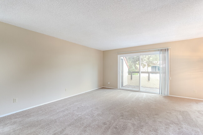 Building Photo - LOVELY AND SPACIOUS 2BR 2BA CONDO!!!