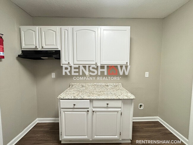 Building Photo - 1272 Semmes St