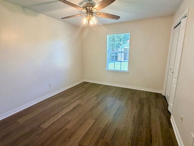 Building Photo - 5836 Chi Chi Cir
