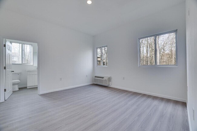 Building Photo - 9161 Brandywine Dr