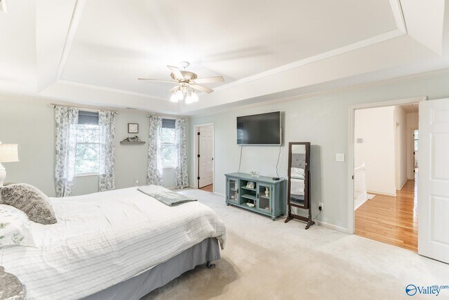 Building Photo - 15033 Greentree Trail SE