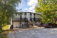 Building Photo - 1 213