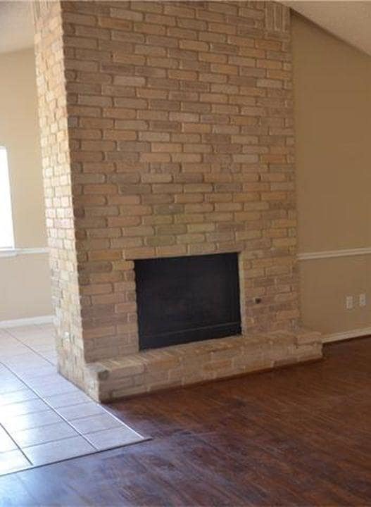 Building Photo - 609 Riverwood Dr