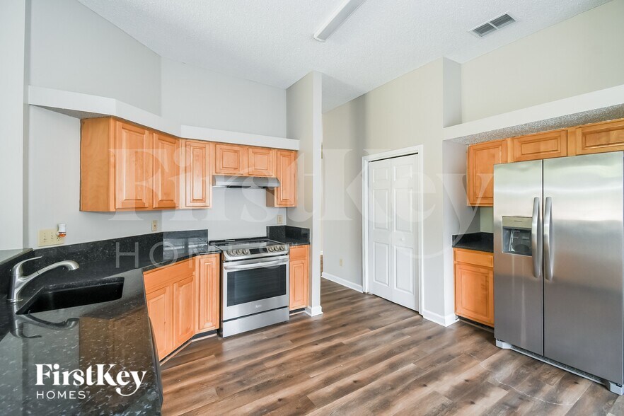 Building Photo - 4333 Pebble Brook Dr