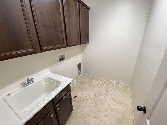 Building Photo - 31925 Red Pine Way