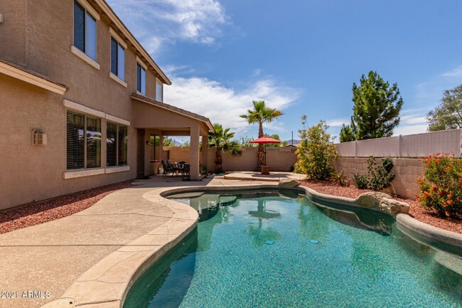 Building Photo - 18096 W Paradise Ln