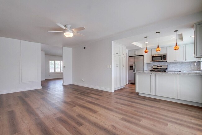 Building Photo - Single Story Oceanside Home Available July...
