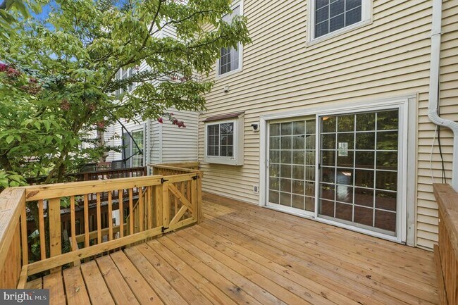Building Photo - 12109 Wedgeway Ct