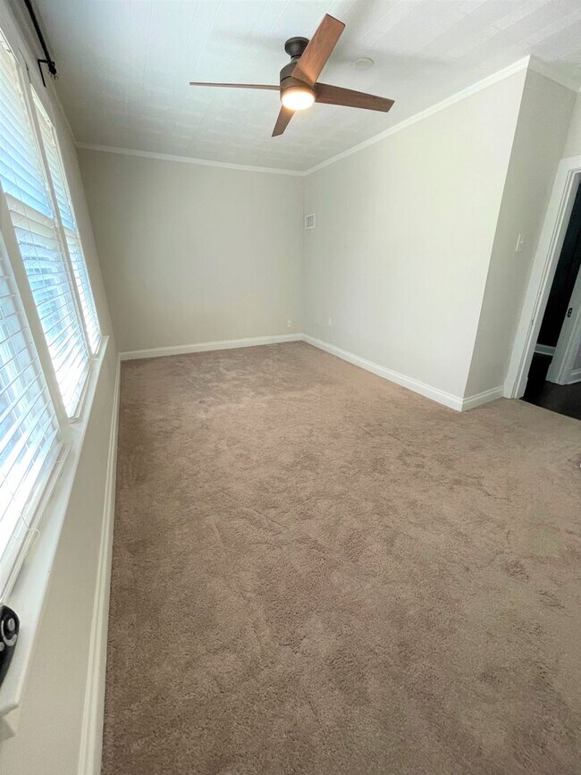 Building Photo - FOR RENT $2895 - Beautiful corner house ac...