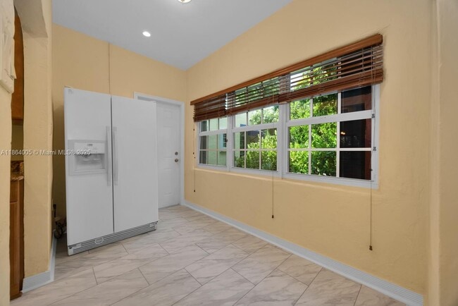 Building Photo - 46 Montilla Ave