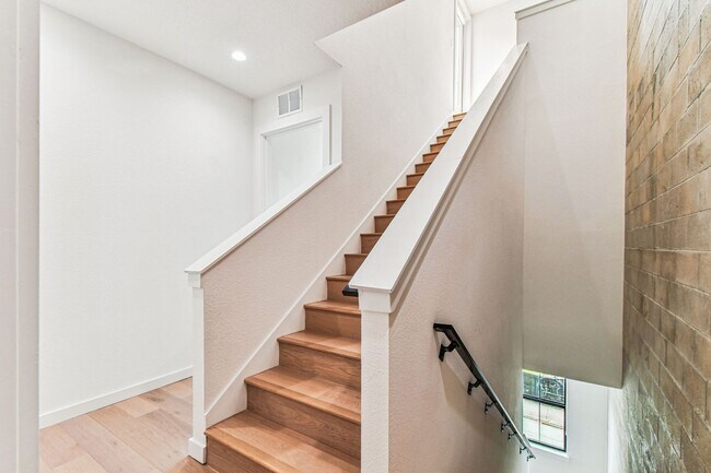 Building Photo - New Construction Townhome For Lease
