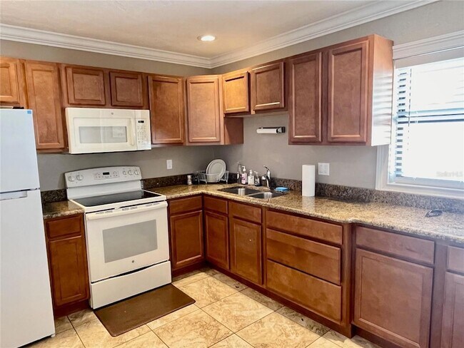 Building Photo - 2100 N Peninsula Ave