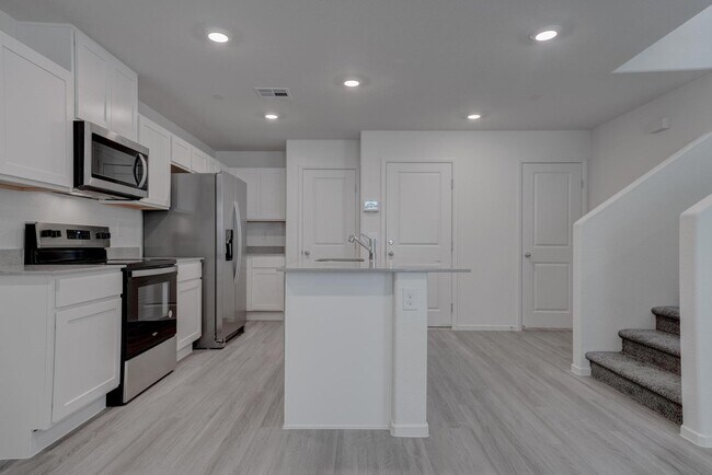 Building Photo - 7371 Craig Cv Ct