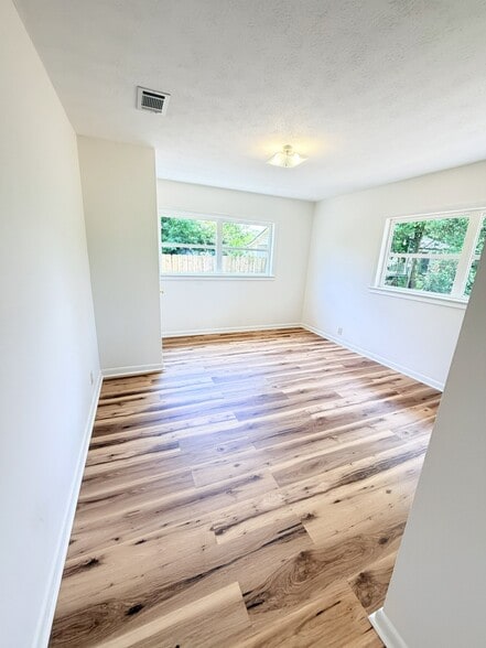 Building Photo - 2641 FL-73