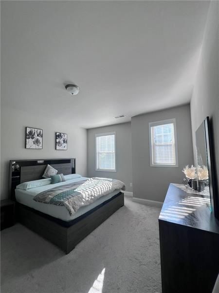 Building Photo - 2085 Manor Pointe Dr