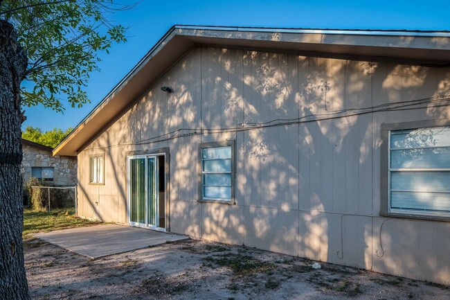 Building Photo - 117 Philemon Dr