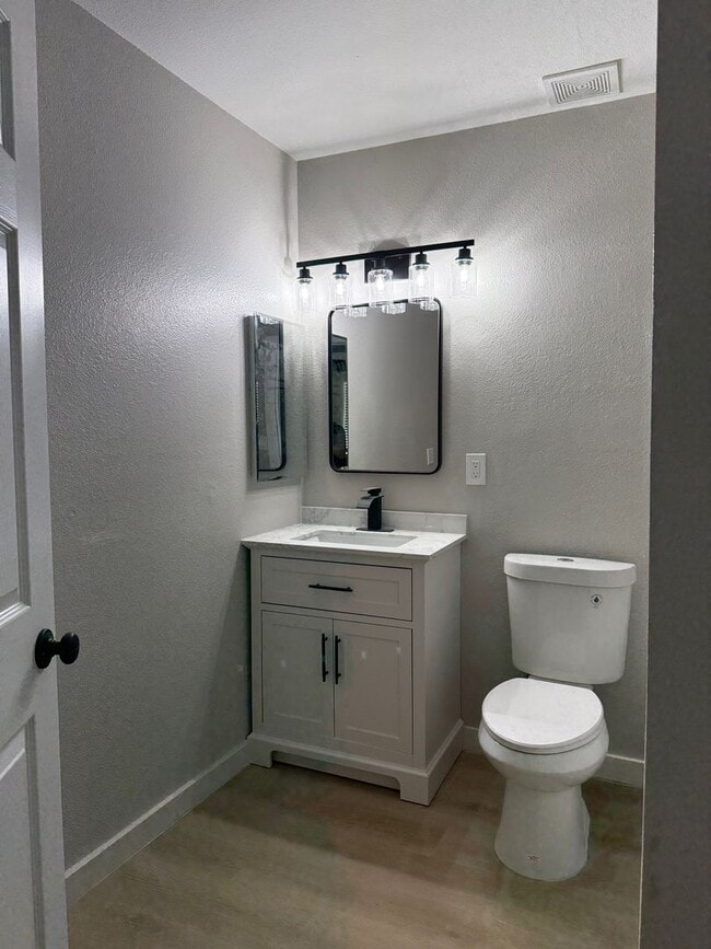 Building Photo - 5 Bedroom 3 Bathroom- Mill & Baseline