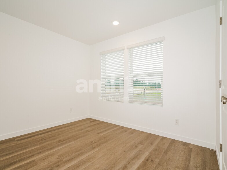 Building Photo - 5004 Washington St SE