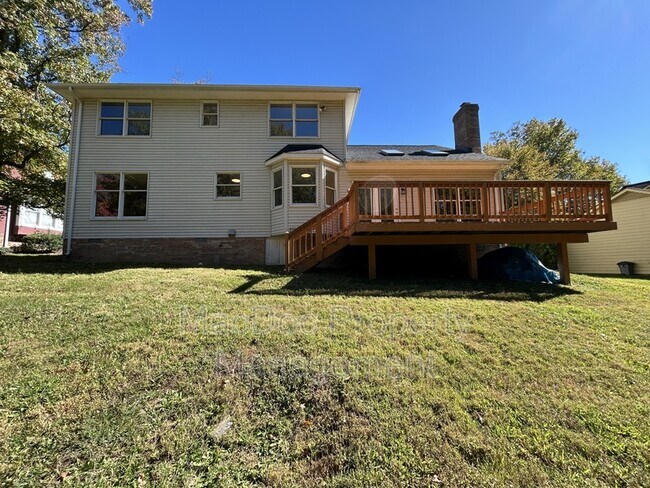 Building Photo - 1907 White Lake Dr