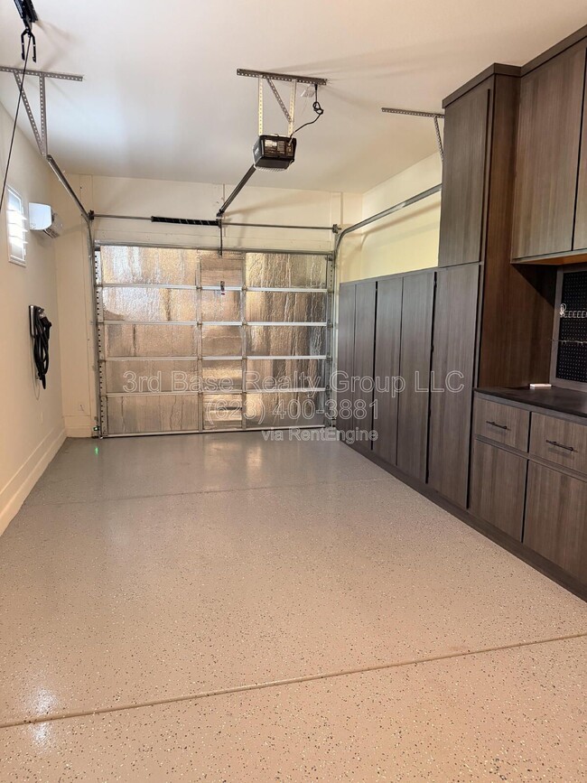 Building Photo - 20363 W Sells Dr