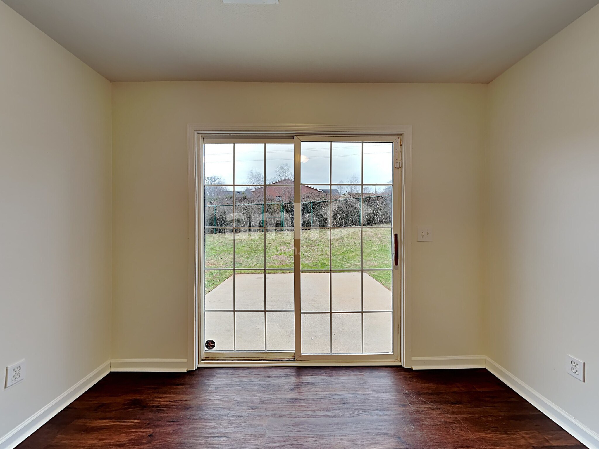 Building Photo - 200 Kingscreek Dr