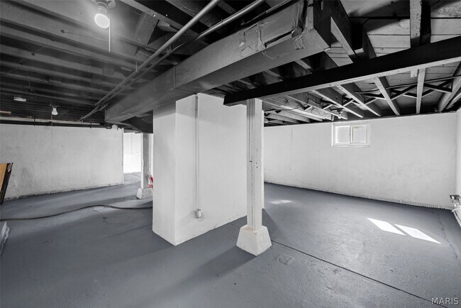 Building Photo - 712 Angenette Ave