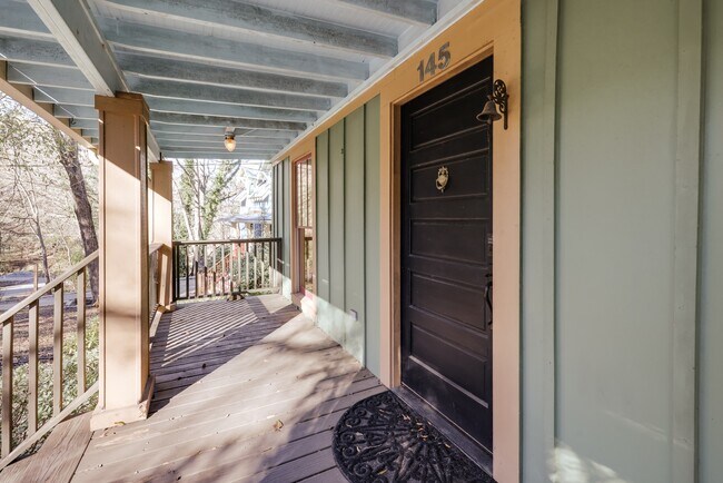 Building Photo - 145 Hendrix Ave